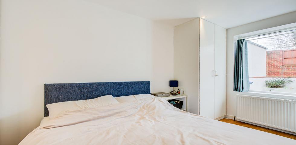 			1 Bedroom, 1 bath, 1 reception Bungalow			 Stanley Gardens, Willesden Green